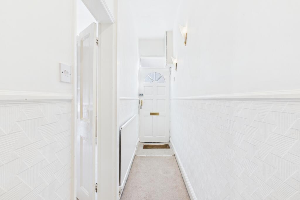 CAM03162G0-PR0247-STILL006