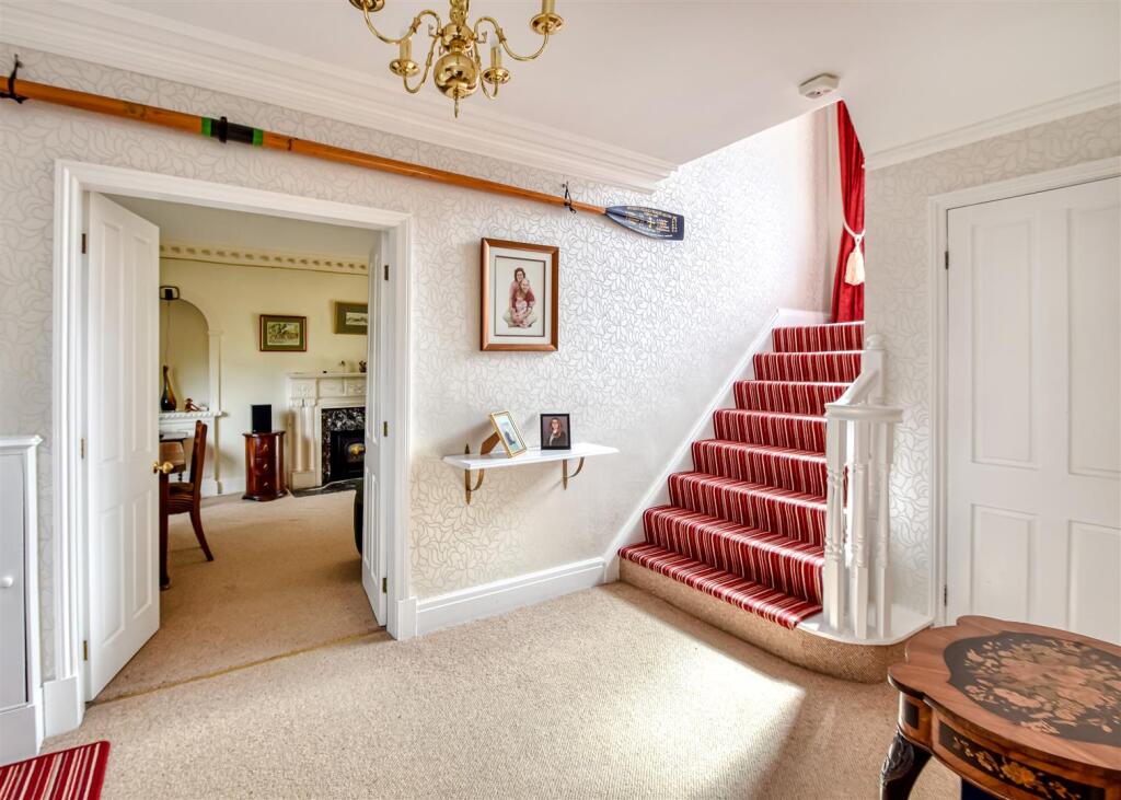 115 Wrottesley Road West-hall1.jpg