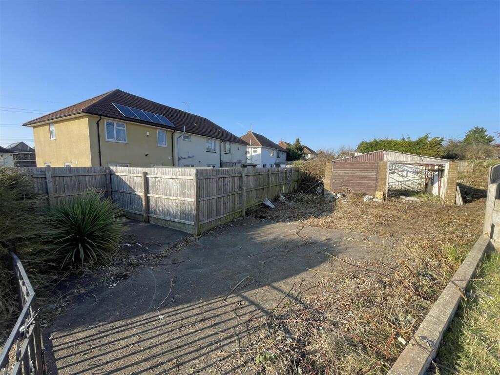 5 - Building Plot for Auction, Lockleaze.JPG