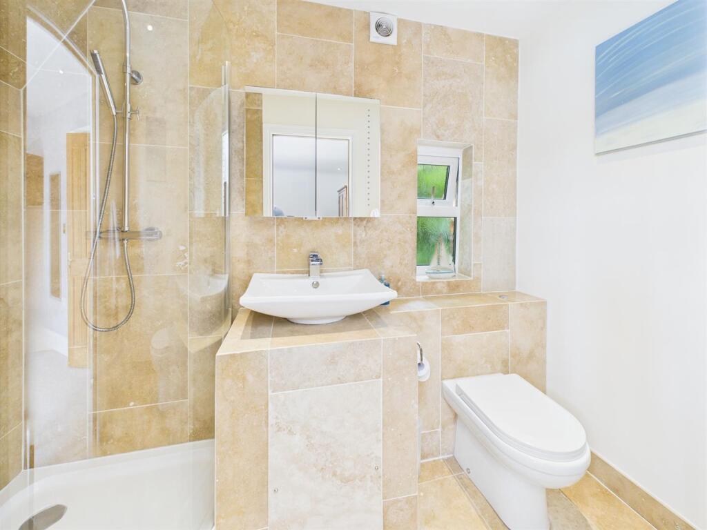 Bedroom Three En-suite