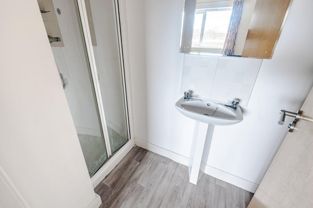 bedroom1ensuite