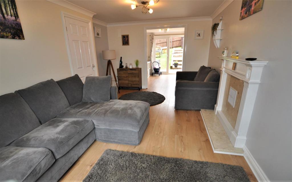 Lounge2.JPG