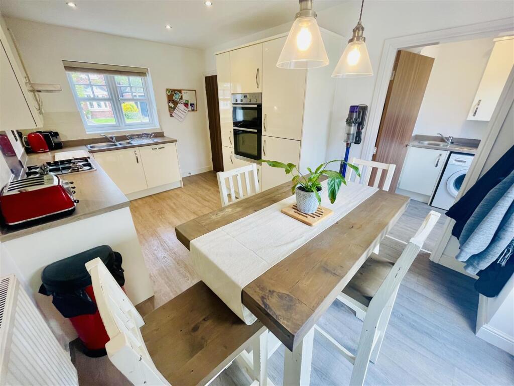 Kitchen/Dining Room