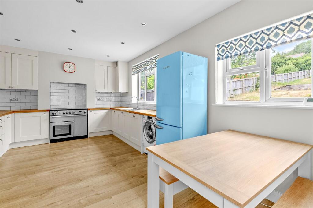 93 Southfield Road, HP13 5LB-8.jpg