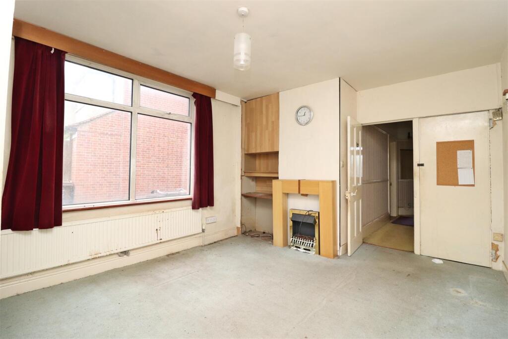 breakfast room 2.JPG
