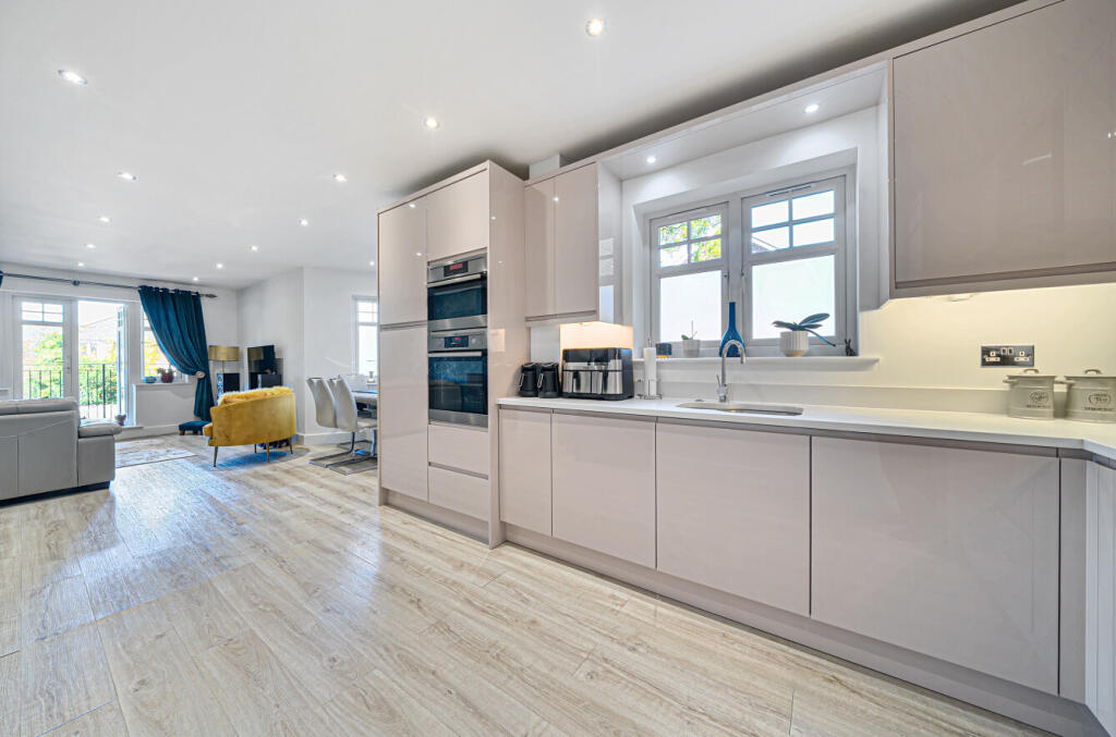 1361627-13-68e3ca...