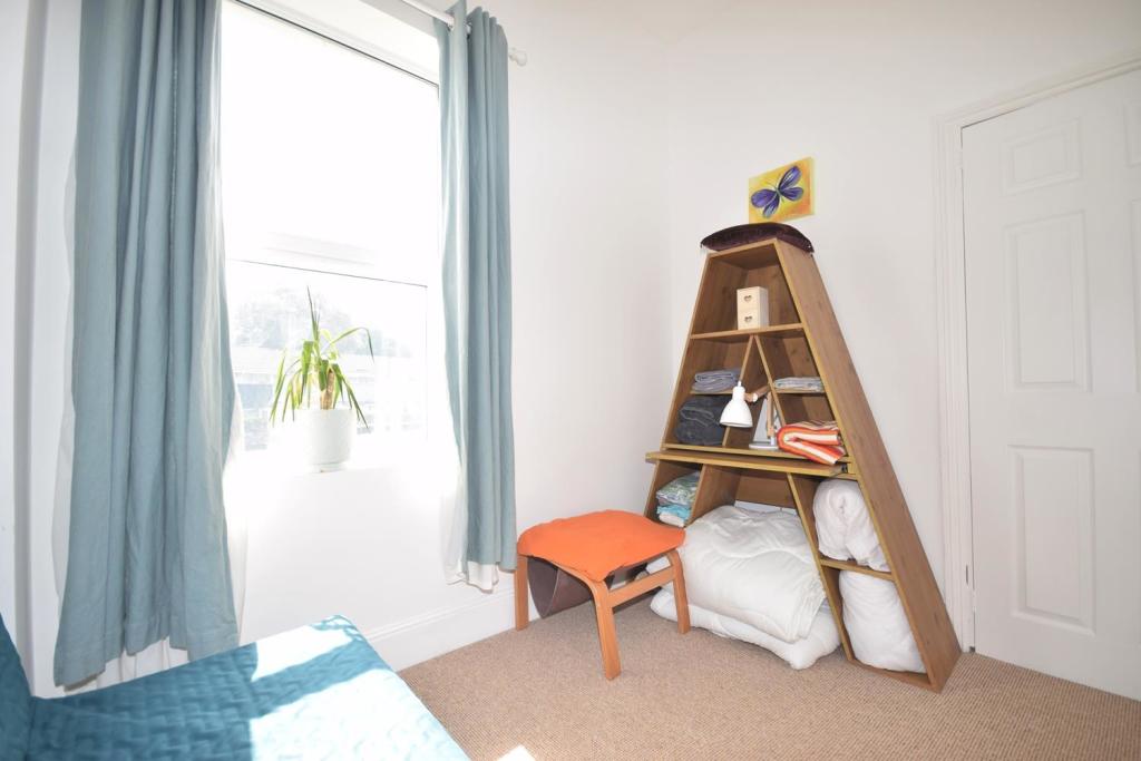 BED  3.JPG