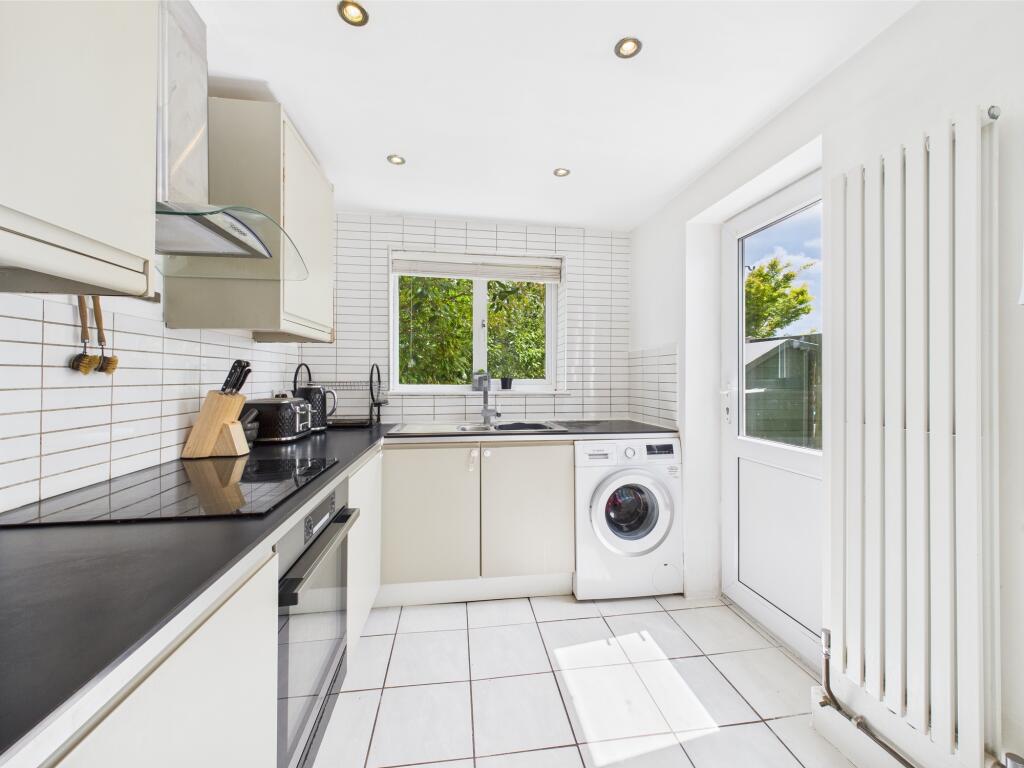 CAM05192G0-PR0079-STILL011