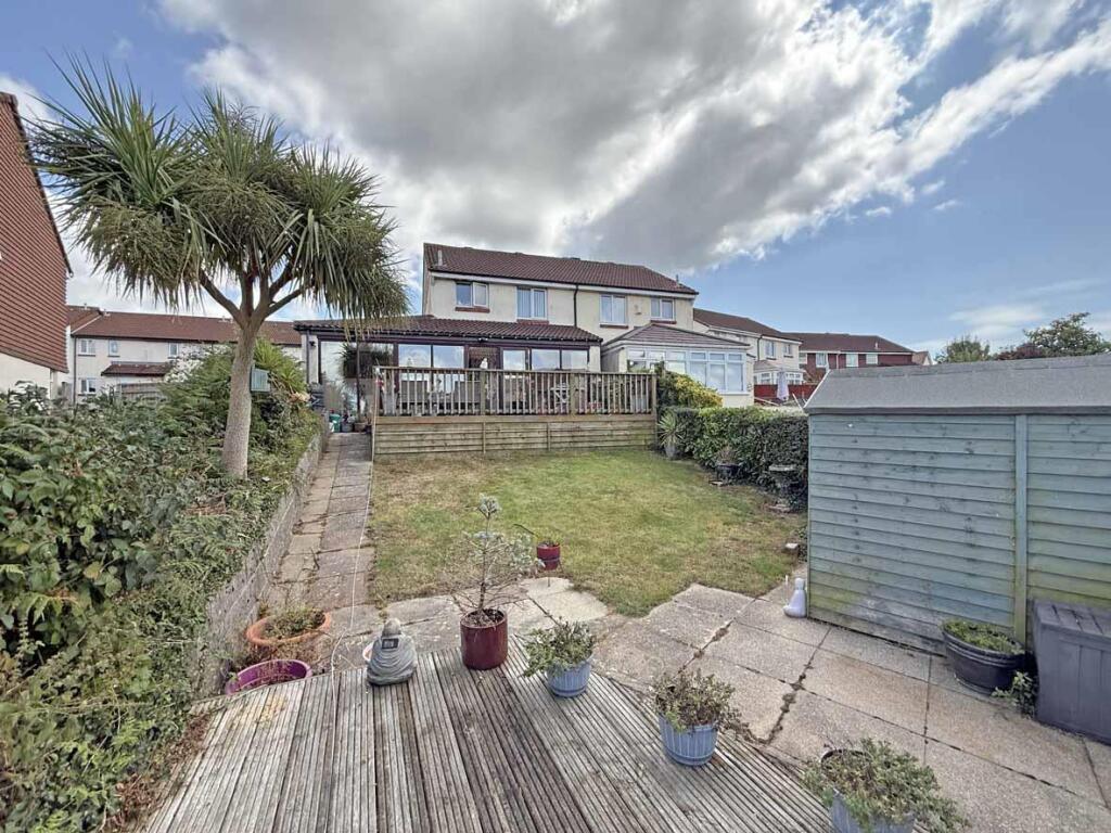 Battershall Close 9 - Garden 5.jpg