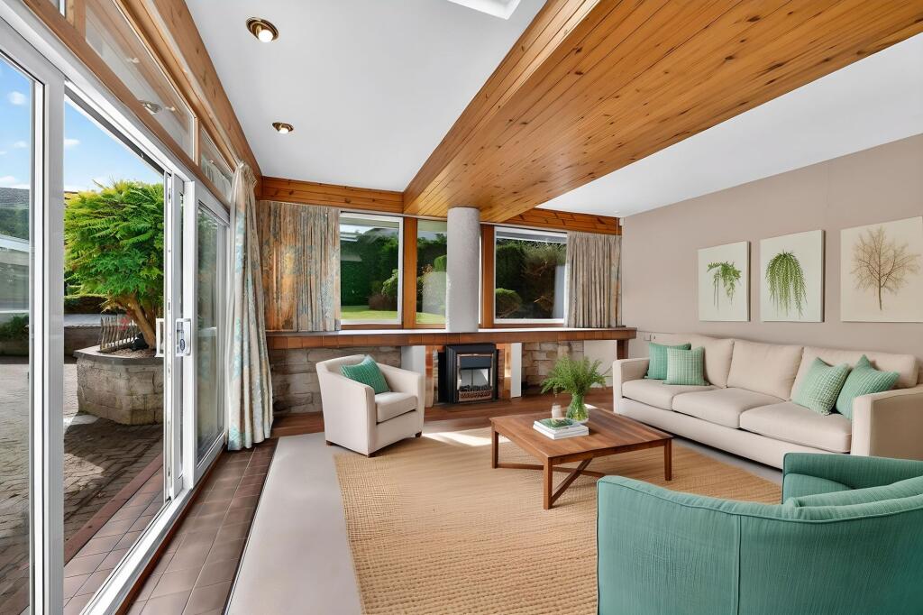 Staged Lounge