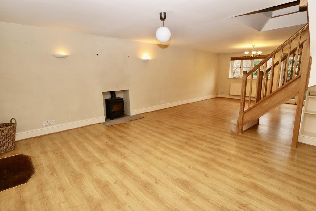 Double aspect reception room