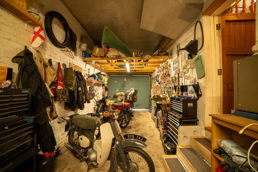 Oversized Integral Garage