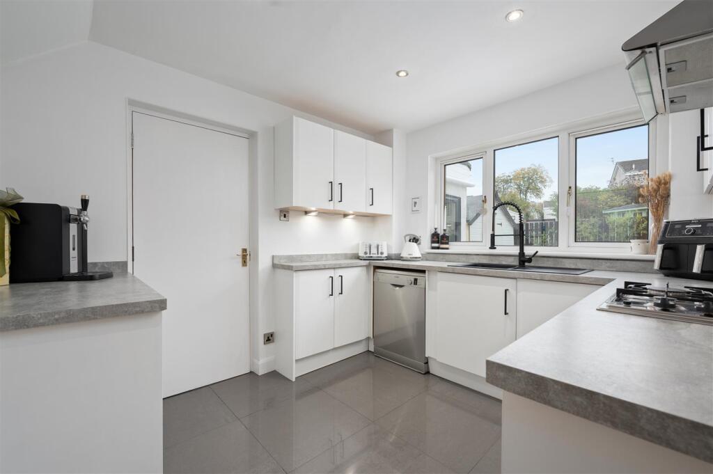 38WatsonPlace013.JPG