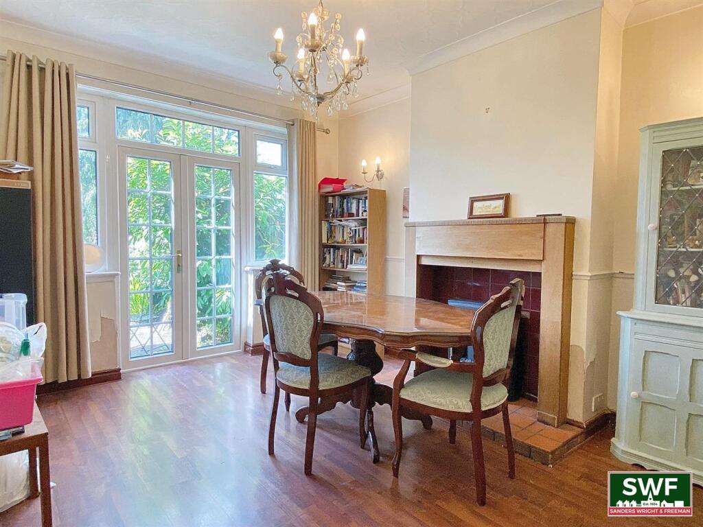 Dining room2.jpg