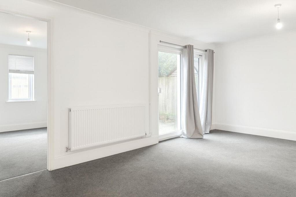 Beckton, E6 - House For Sale By Barrain London Est