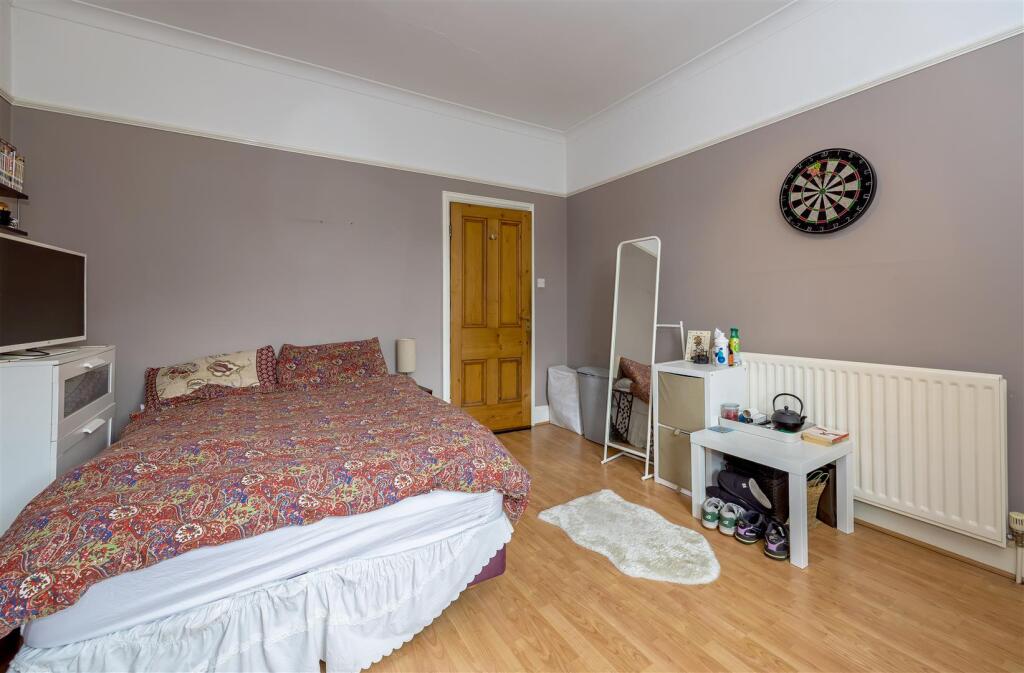 Bedroom 2.1 SAPL1376-20250907-DxO_DeepPRIME XD2s.j