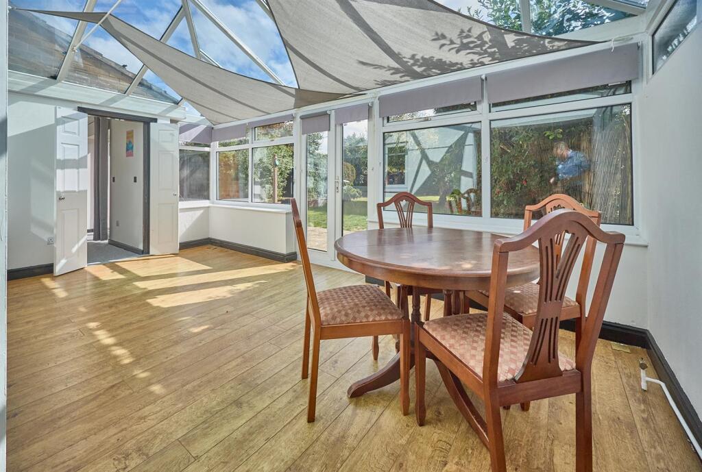 Conservatory/Dining Room to Rear