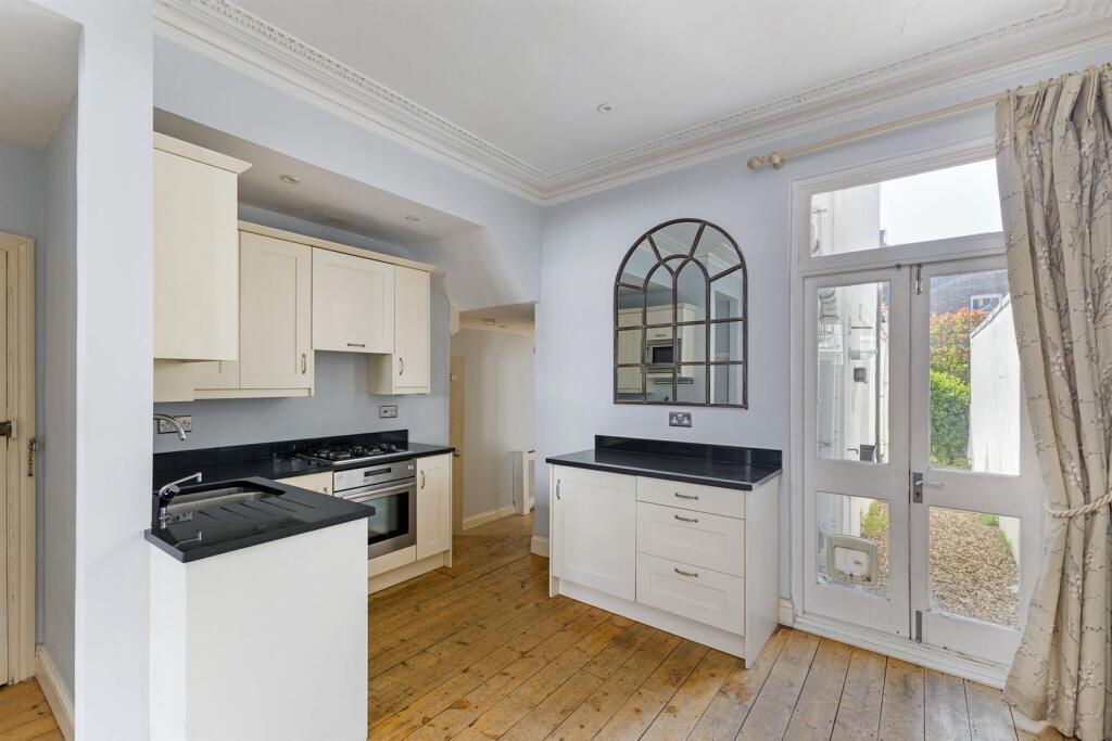 90363_Ground Floor Flat 68 Burnfoot Avenue (9)_low