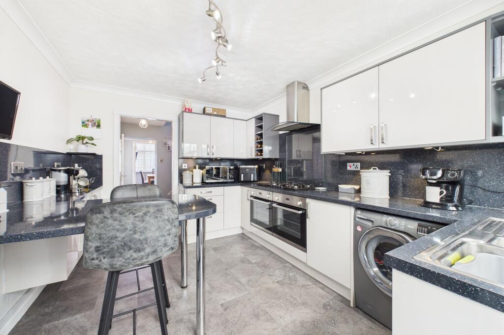 Kitchen / Breakfast Room