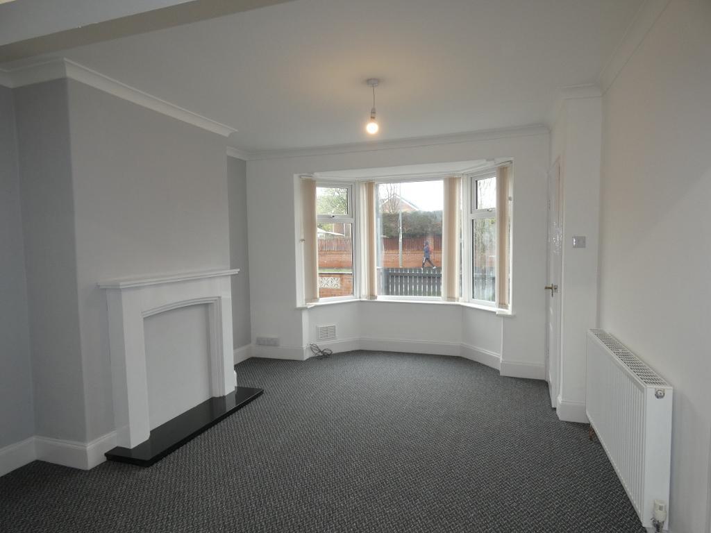 Through Lounge/Dining Area