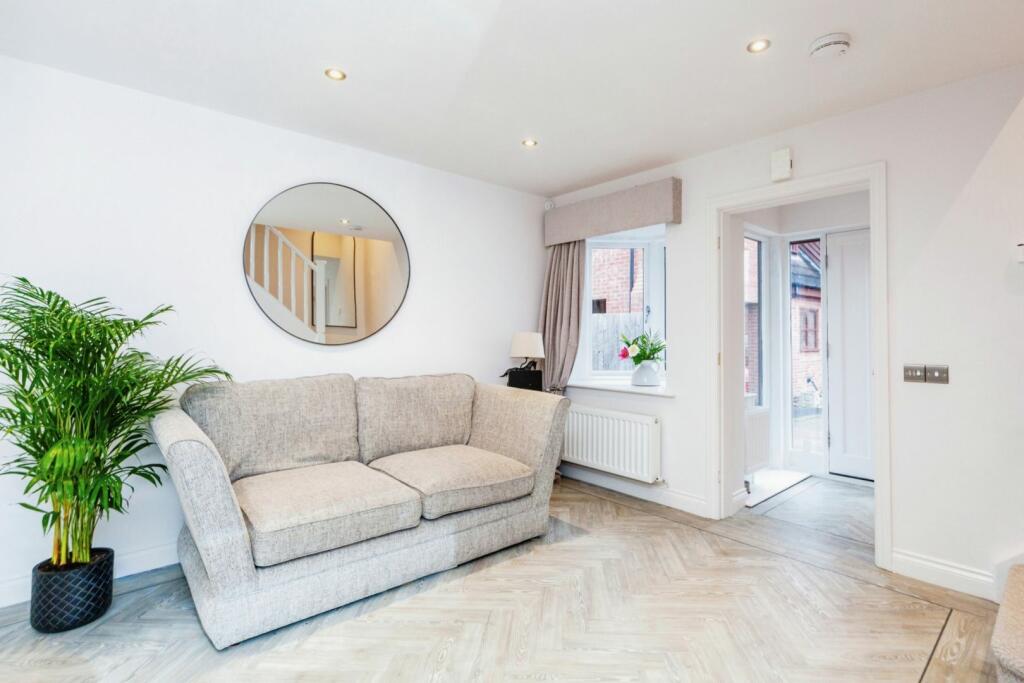 Lounge / Kitchen