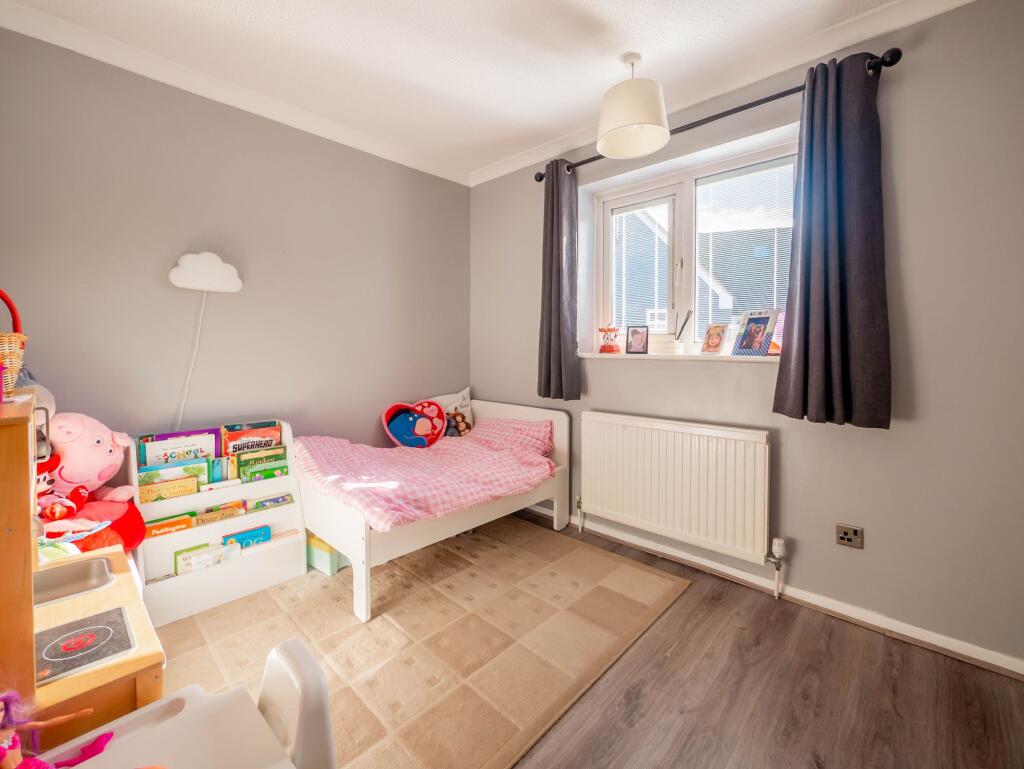 BEDROOM 2