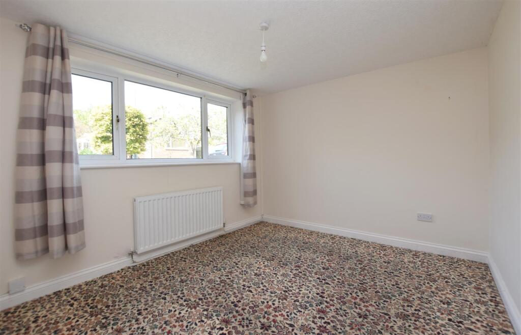 Bedroom 1.JPG