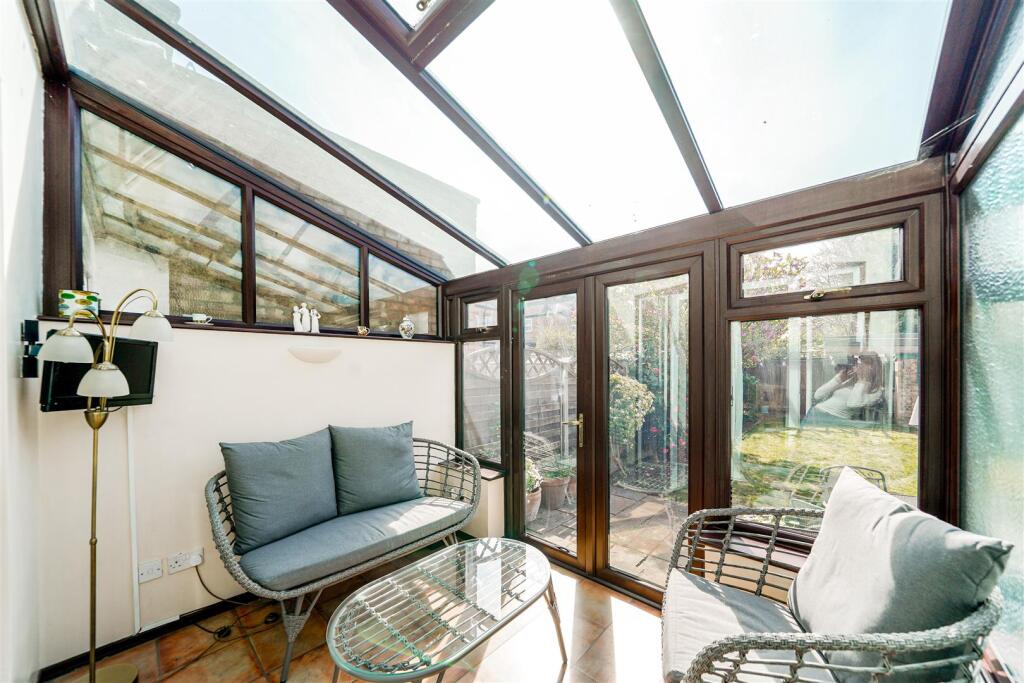 76 Roberts Road-6.jpg