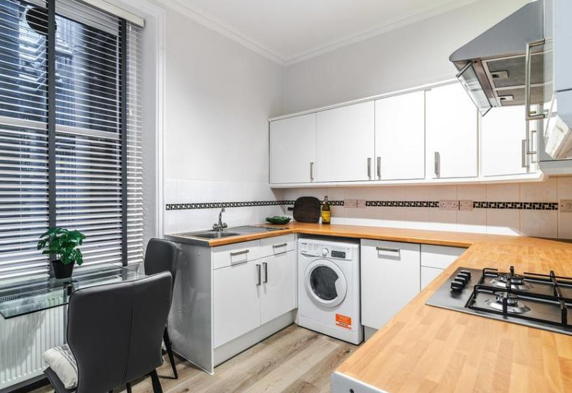 91 montagu mansions 7 15.08.png