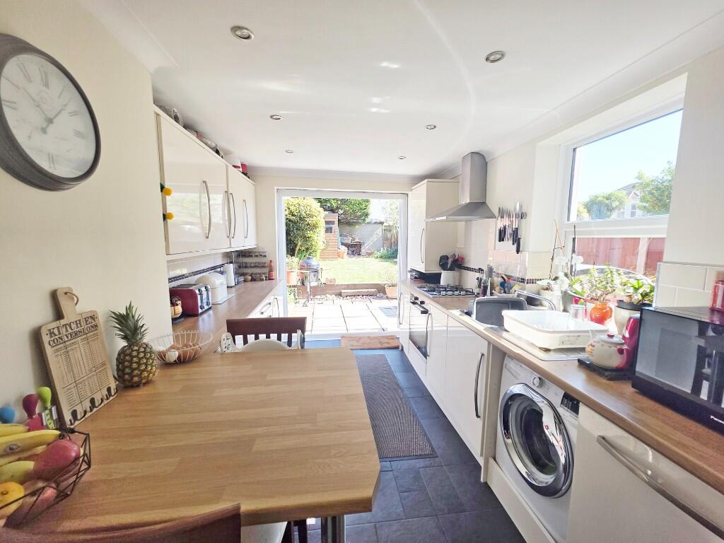 Kitchen / Br'Fast Rm