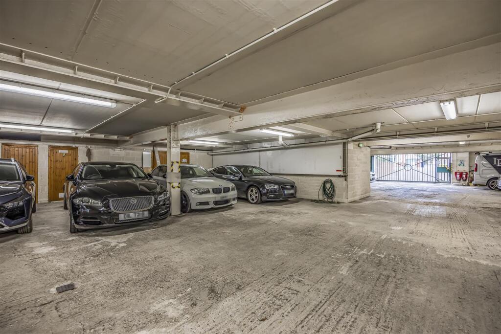 7 Branksome Chase, 82 Penn Hill Avenue, Poole-Port