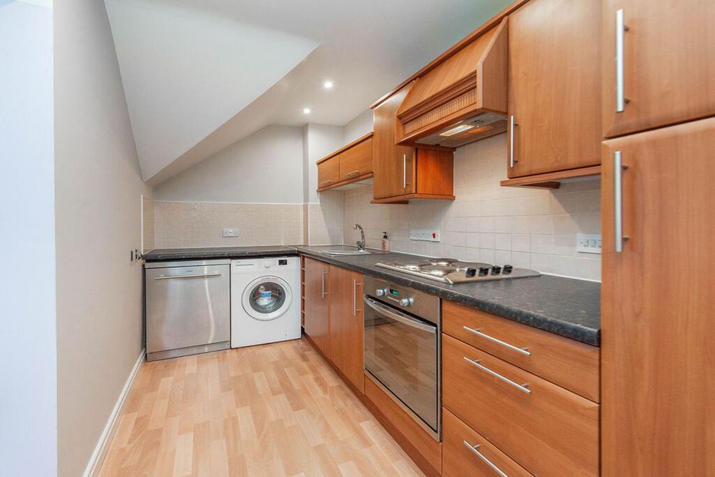 KITCHEN AND DINER/LOUNGE