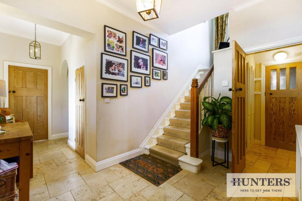 98313_12 Hawksworth Lane Guiseley  (11) - Copy_low