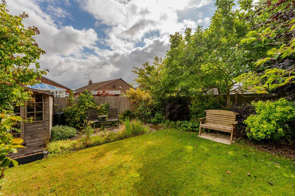 Beautiful Rear Garden
