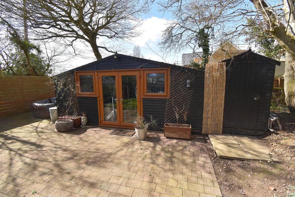 Garden Outbuilding.JPG