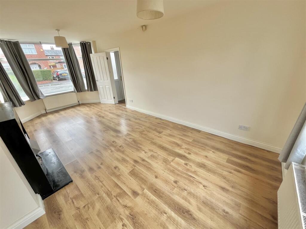 Lounge Dining Room 2