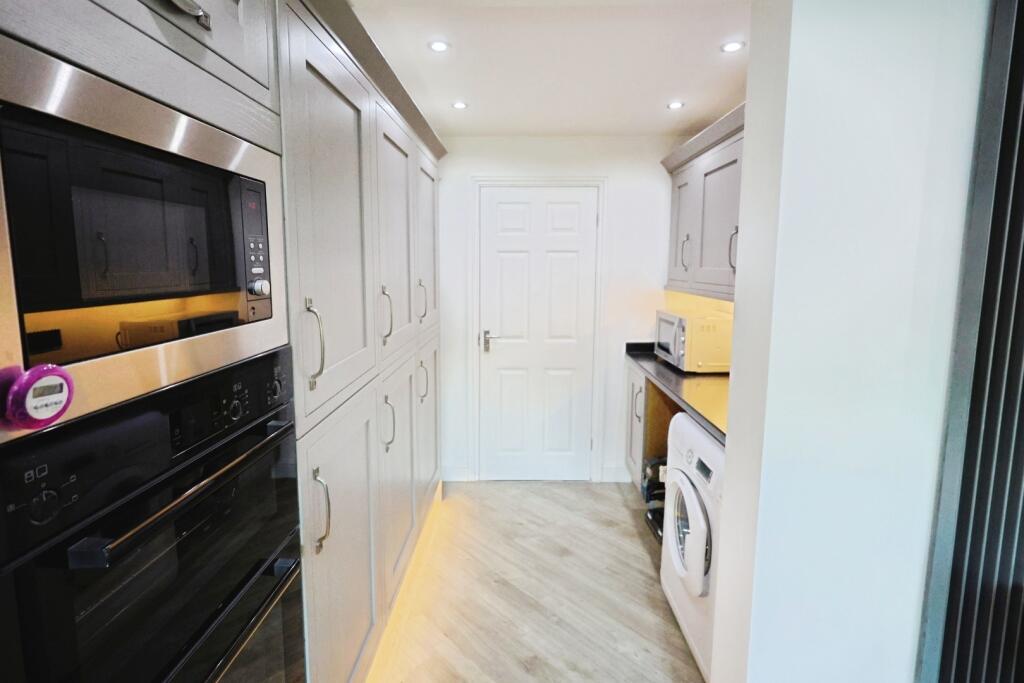pbox-kitchen-333088.JPG