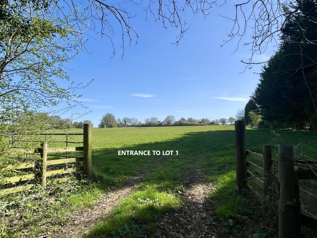 Entrance to the paddock forming part of Lot 1.png