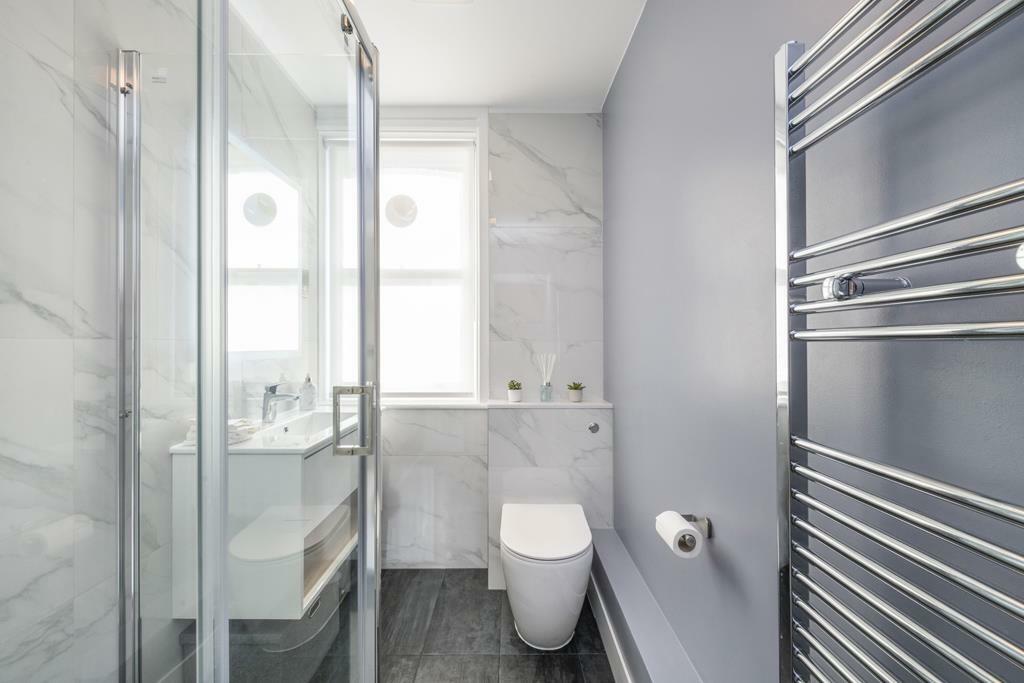 bathroom (1).jpg