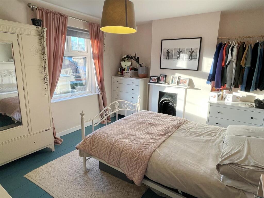 Bed 1.JPG