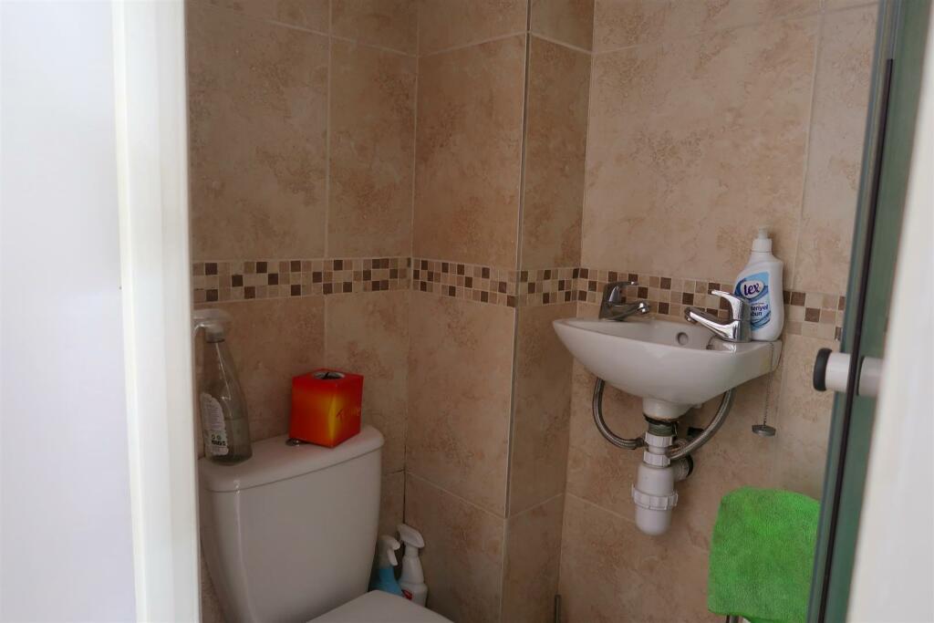 Downstairs Wc.jpg