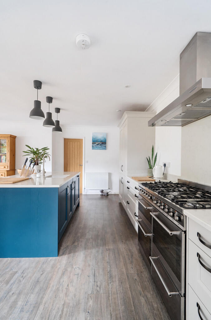 1316143-16-685eed...