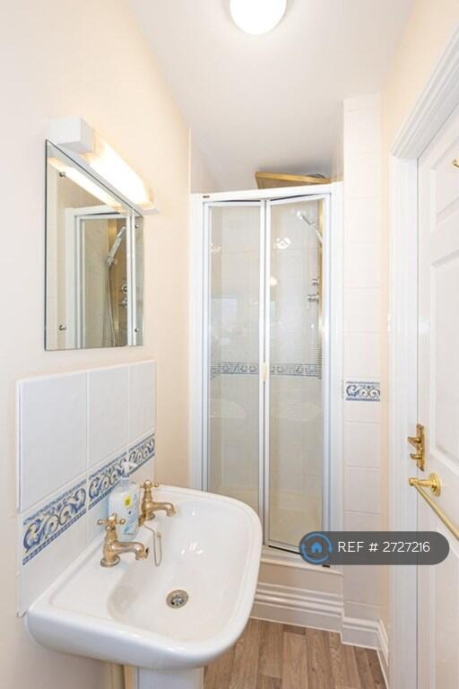 Room 3 Ensuite Bathroom