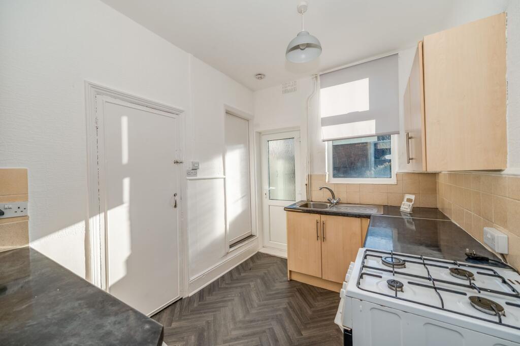 KITCHEN AND LOUNGE