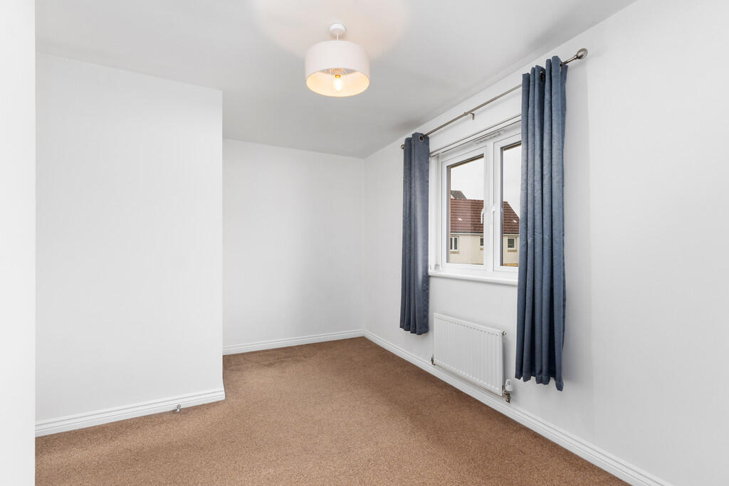 12 Russell Place ...