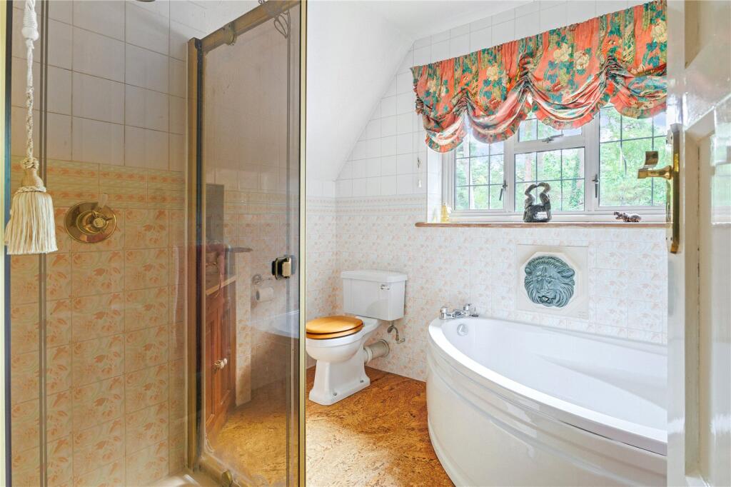 Bath/Shower Room