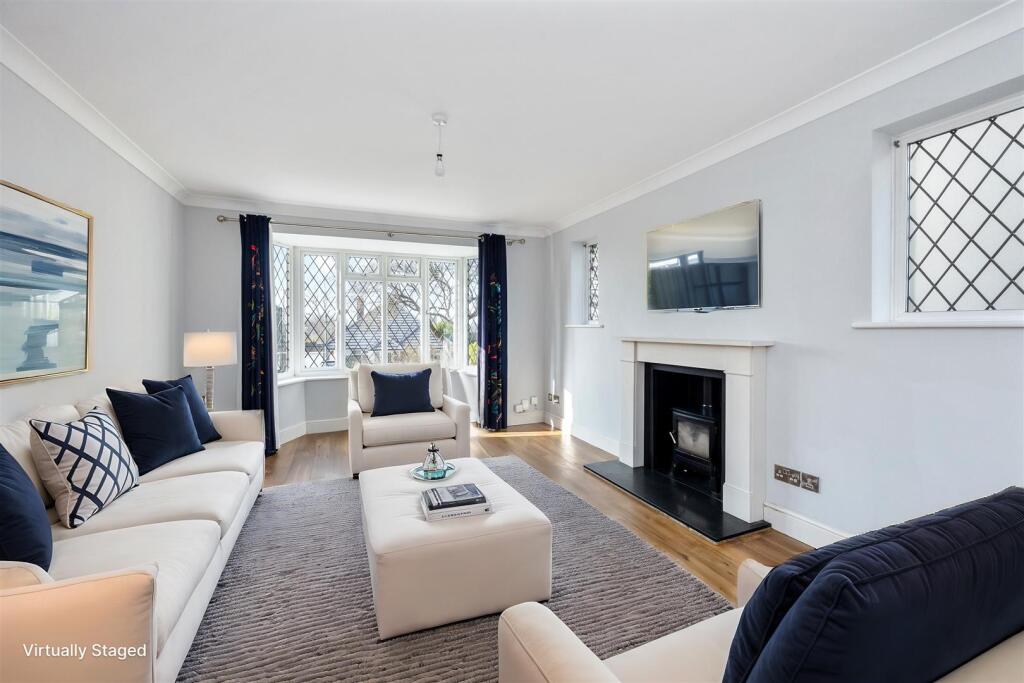 Benett-Drive-57-020 - Living Room - Modern - 1.jpg