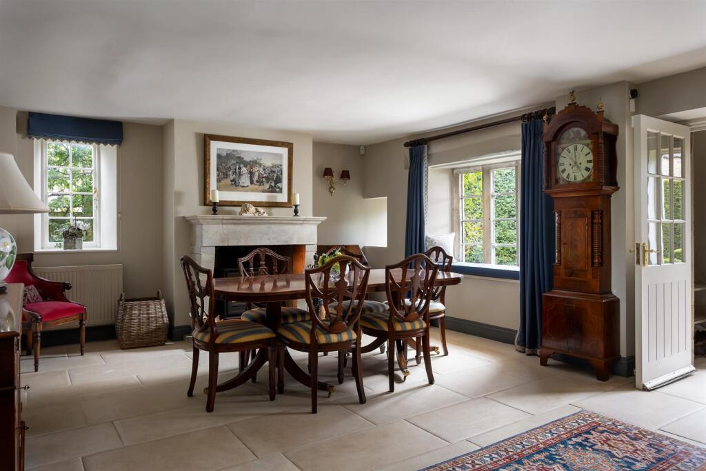 34 - Malt Cottage - GL7 5RY - Web.jpg