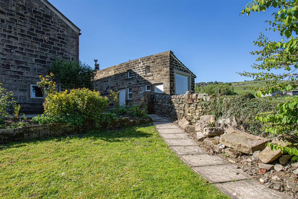 Lower East Lea Farm - Charnock Bates - 01.05.25 - 