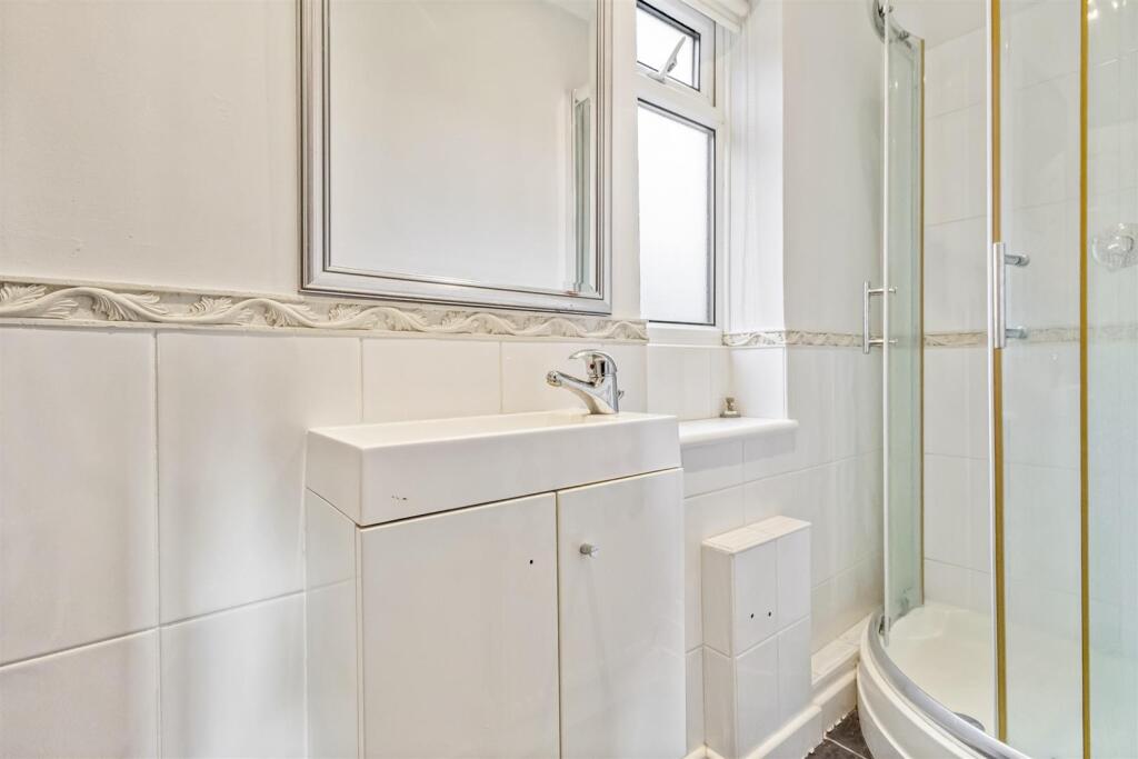 5 Parklands Ave New-003.JPG